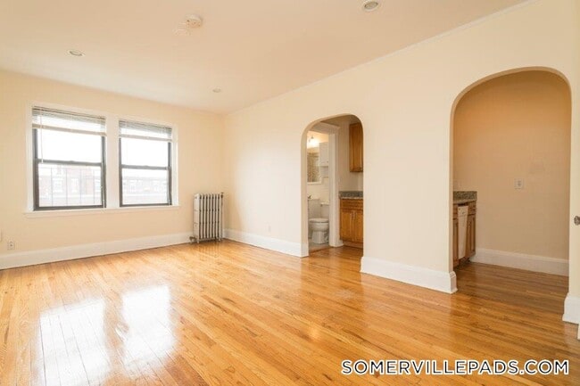 Building Photo - 123 Highland Ave