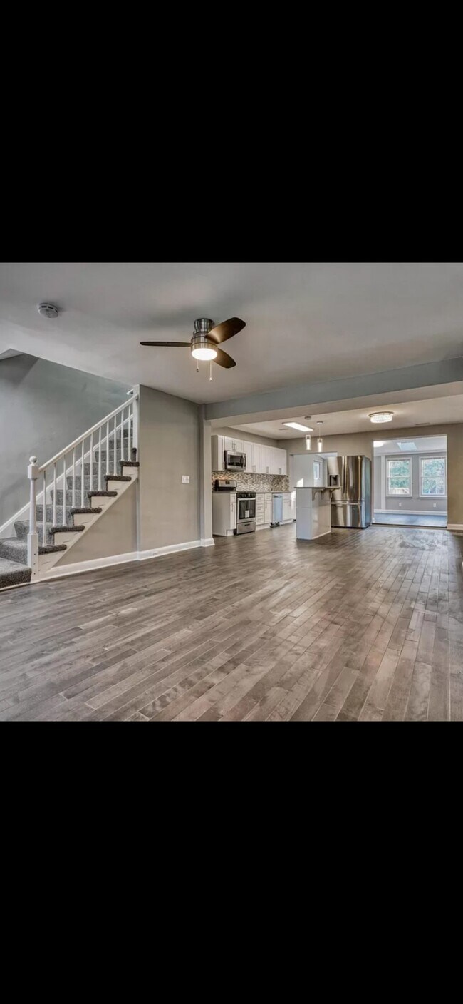 Building Photo - 3637 Dolfield Ave