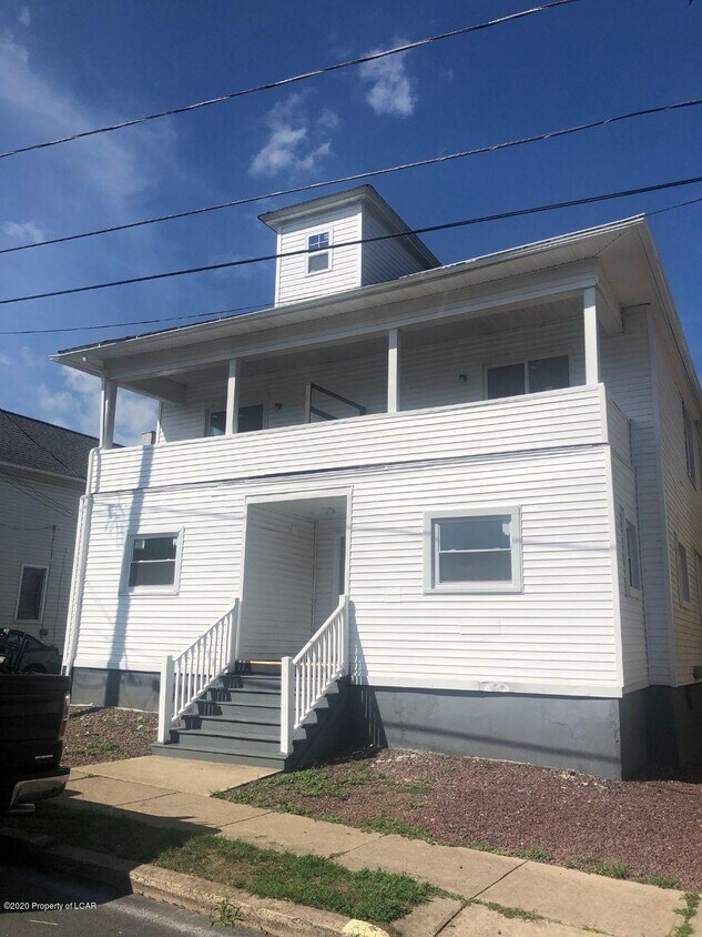 Primary Photo - 743 N Walnut St