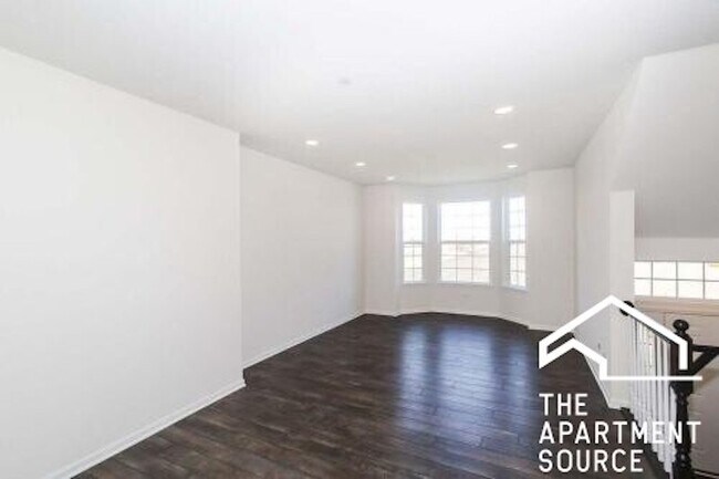 Building Photo - 4465 Monroe Ct