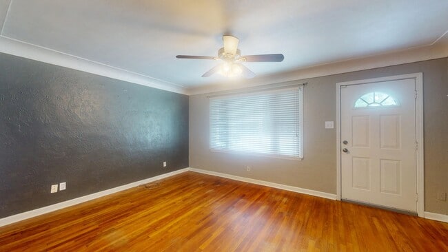 Building Photo - 331 Frey Ln
