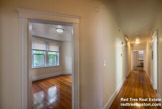 Building Photo - 524 Cambridge St Building Photo - 524 Cambridge St