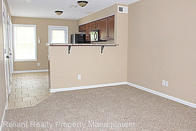 Building Photo - 689 Oliver Loop