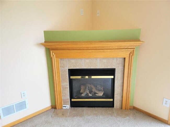Foto del edificio - 5055 Fountain Ln N
