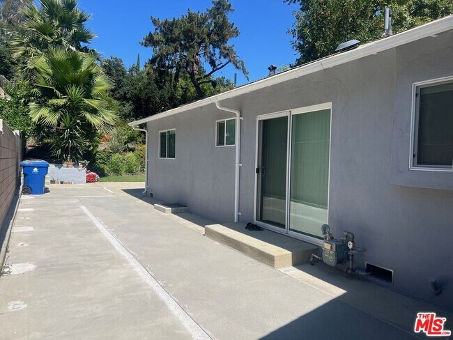 Foto del edificio - 5059 Catalon Ave