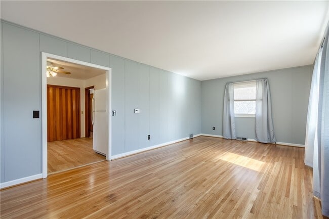 Building Photo - 270 Ashbourne Rd