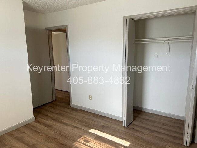 Building Photo - * * * $250 Move-in Special * * * Charming 2-Bedroom / 2-Bathroom Home! * * * $250 Move-in Special...