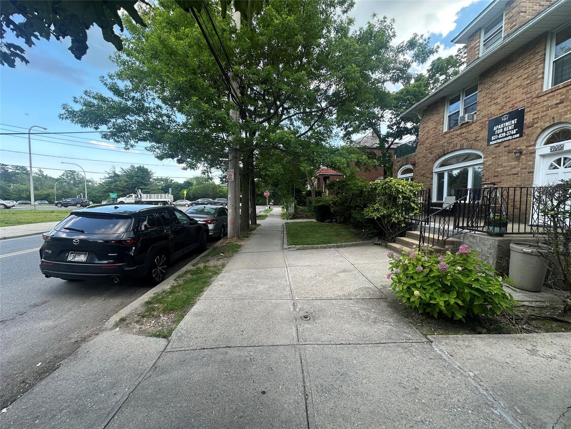 Primary Photo - 1105 Doughty Blvd