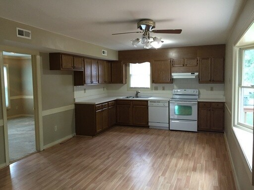 Building Photo - 9713 Wendhurst Dr