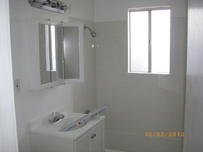 Bathroom - Park Place Apartments