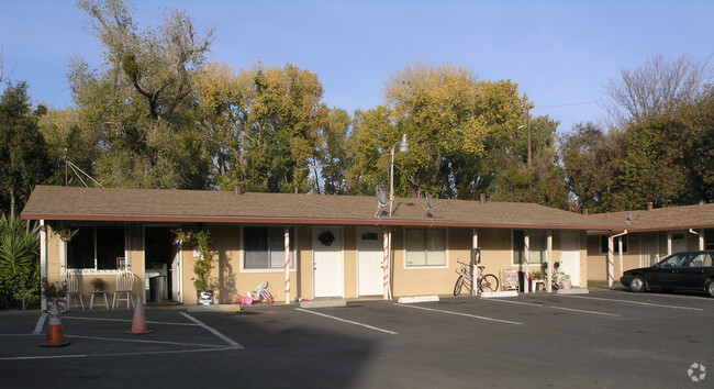 Building Photo - Riverwalk Apartments