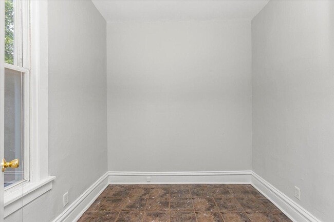 Building Photo - 3 bedroom in Chicago IL 60618