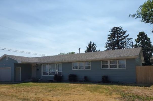 Building Photo - 316 19th St W