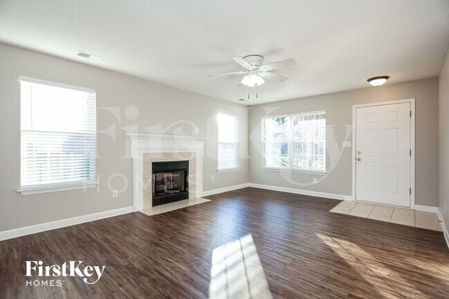 Foto del edificio - 808 River Trail Rd