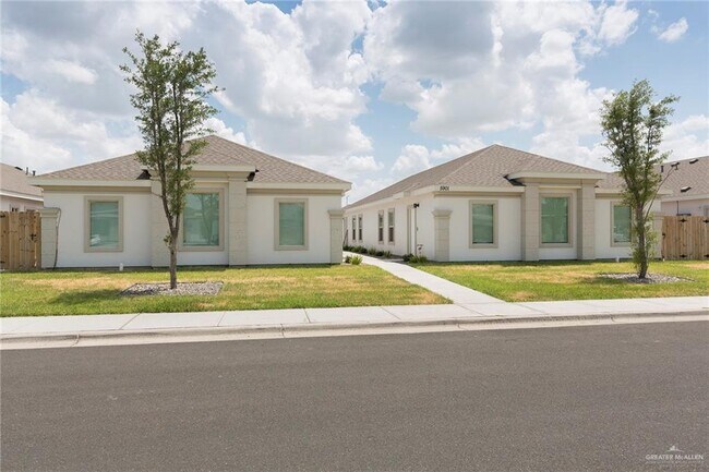 Foto del edificio - 5901 Sandpiper Ave