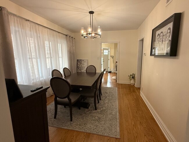 Foto del edificio - 6121 N Mozart St