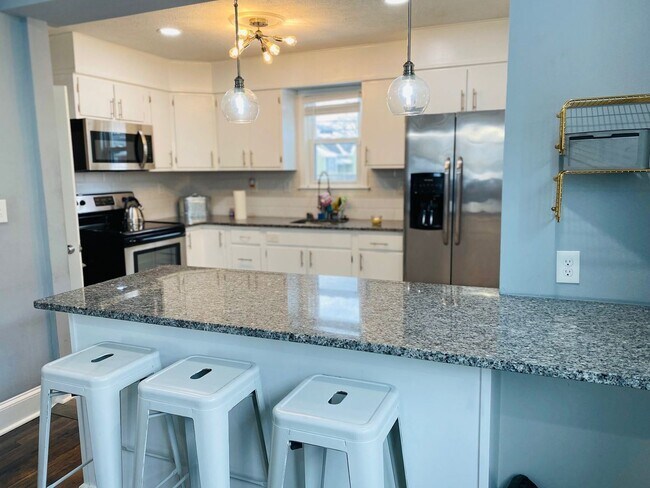 Foto del edificio - 3 br, 3 bath House - 6512 MOYER AVE.