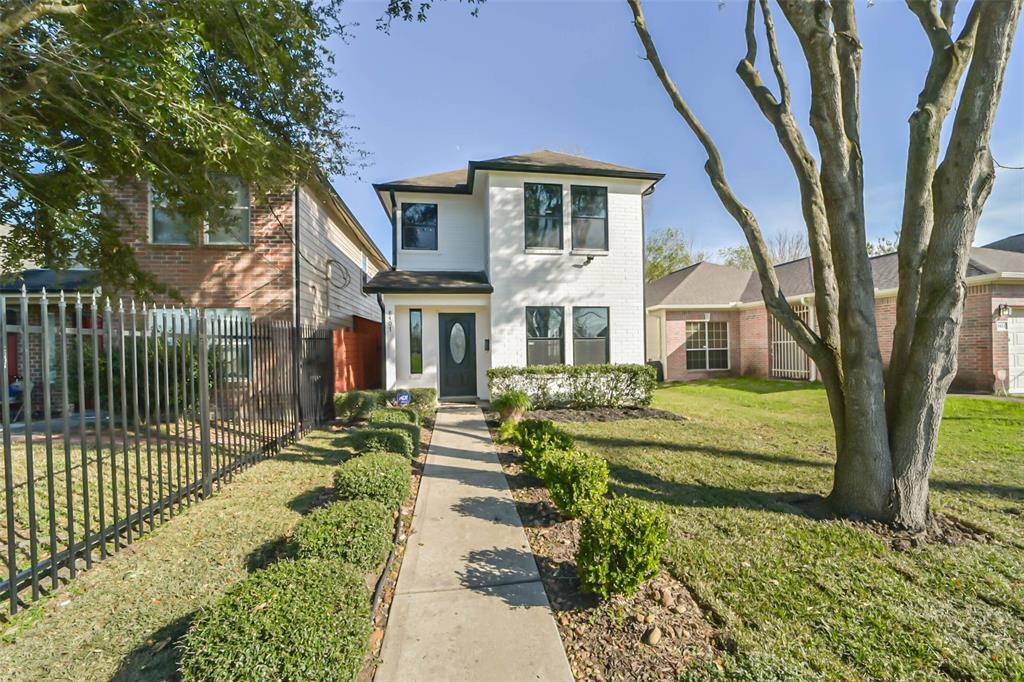 Foto principal - 8407 Comal St