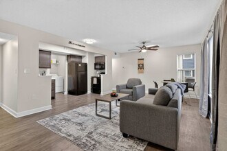 Building Photo - 800 Alexander Rd