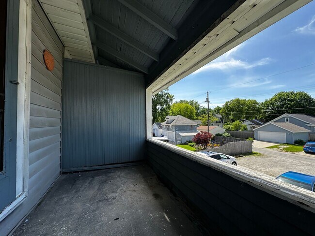 Foto del edificio - 337 N Maple Ave