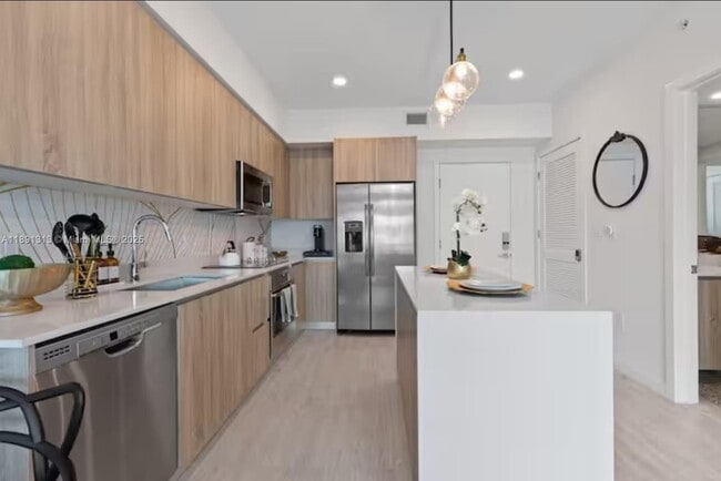 Building Photo - 3900 Biscayne Blvd