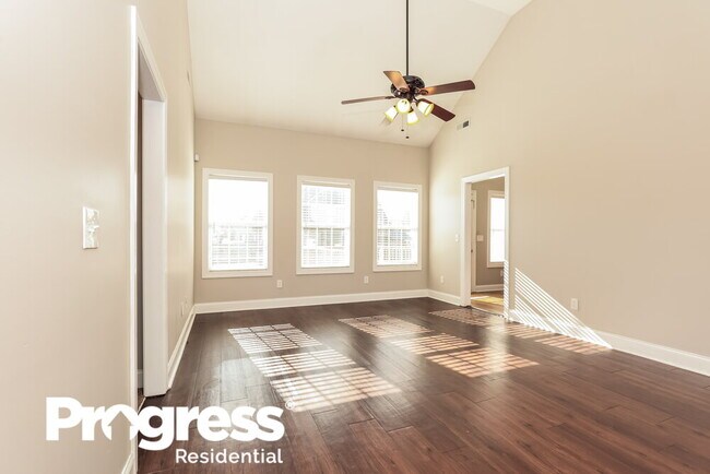 Building Photo - 1802 Walking Dr