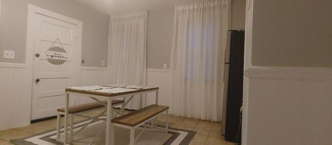 Foto del edificio - 93 Ortoleva Dr