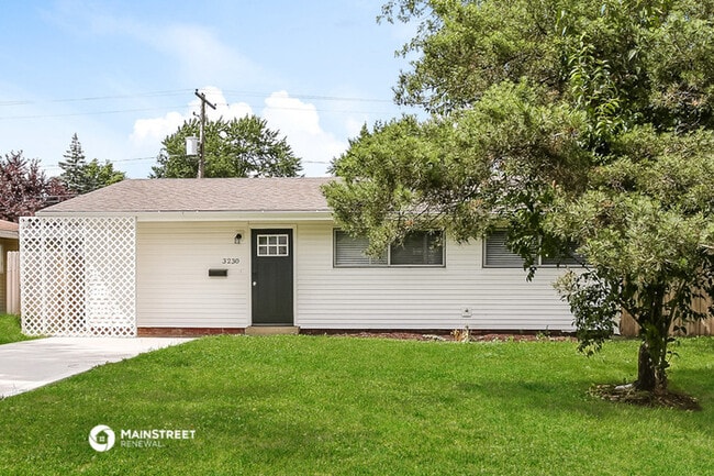Building Photo - 3230 Vanderberg Ave