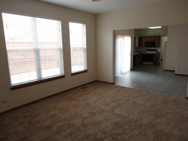 Building Photo - 2162 Pointe Blvd