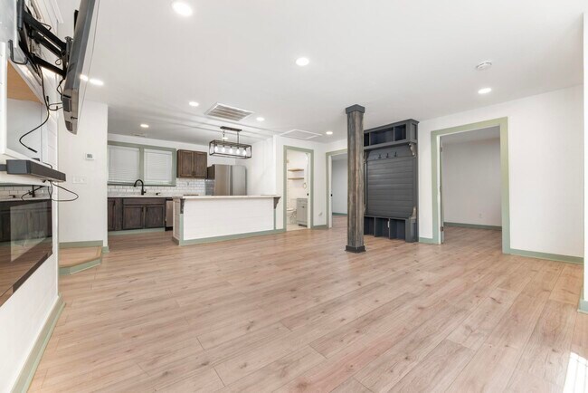 Building Photo - 436 Archcrest St