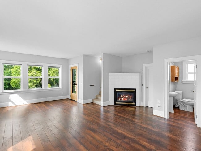 Building Photo - 9831 N Edison St