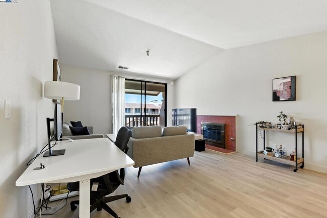 Building Photo - WQentie