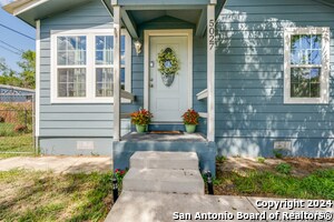 Foto del edificio - 5027 Blue Bonnet St