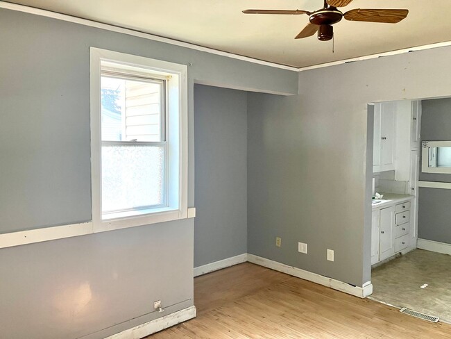 Building Photo - 1716 Plover Street