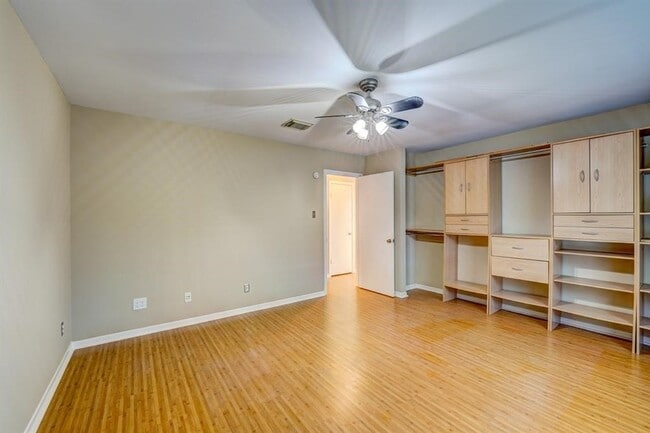 Building Photo - 3319 W Heatherock Cir