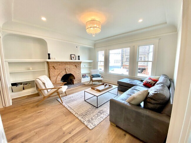 Foto del edificio - Gorgeous Richmond Home w/Deck and Yard