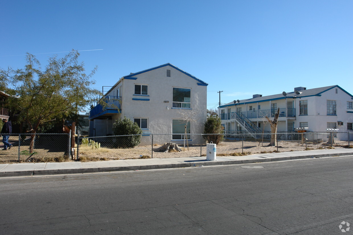 Building Photo - Beverly Green