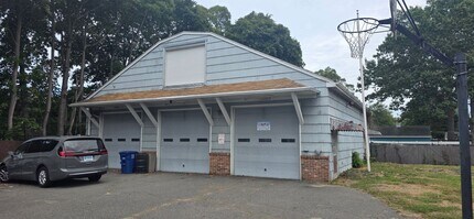 Building Photo - 455-477 Sedgewick Ave