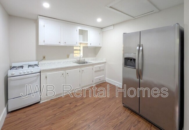 Photo - 2022 Dellwood Ave Apartment