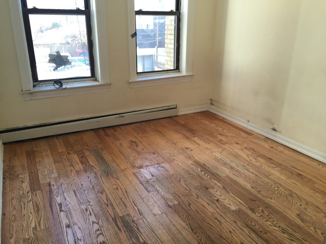 Primary Photo - 1211 Nostrand Ave
