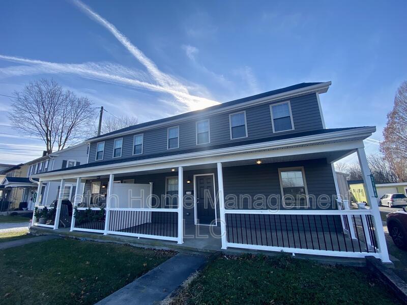 Primary Photo - 1 E Main St