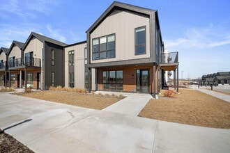 Building Photo - 4199 E Hemlock Dr