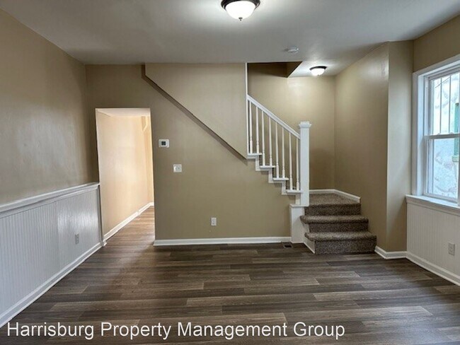 Building Photo - 3 br, 1 bath House - 619 Lucknow Rd