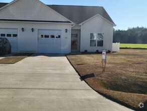 Building Photo - 2205 Gardenview Ct
