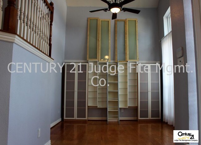Building Photo - 3808 Walden Way