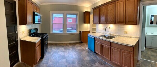 Building Photo - 841 West ave-Unit 1 (Lower)
