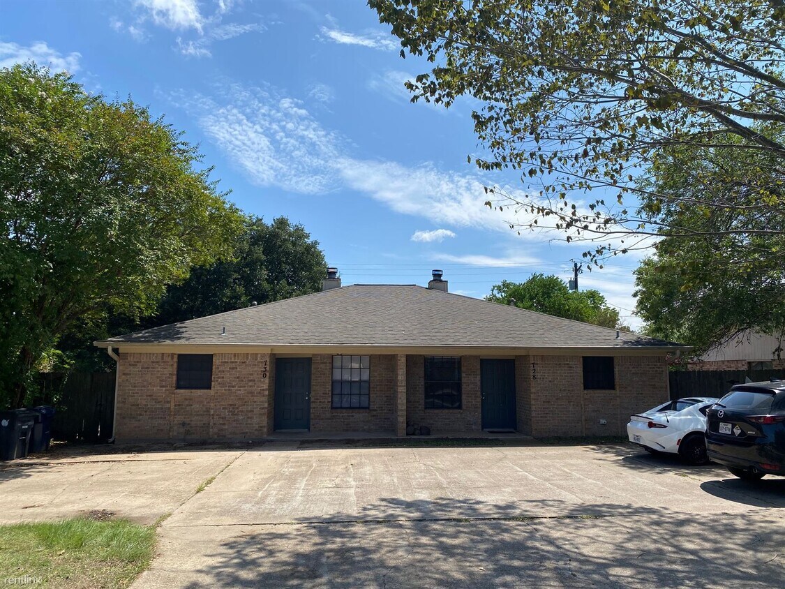 Primary Photo - 2 br, 1.5 bath Duplex - 730 San Benito Dr ...