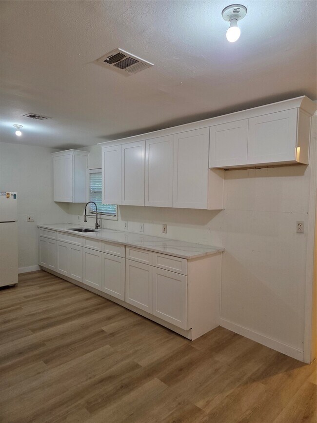 Foto del edificio - 603 Maple Ave