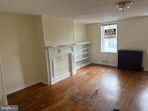 Building Photo - 619 S Cameron St