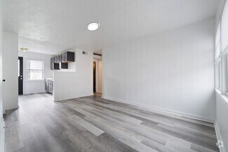Building Photo - 26 Midland Heights Cir